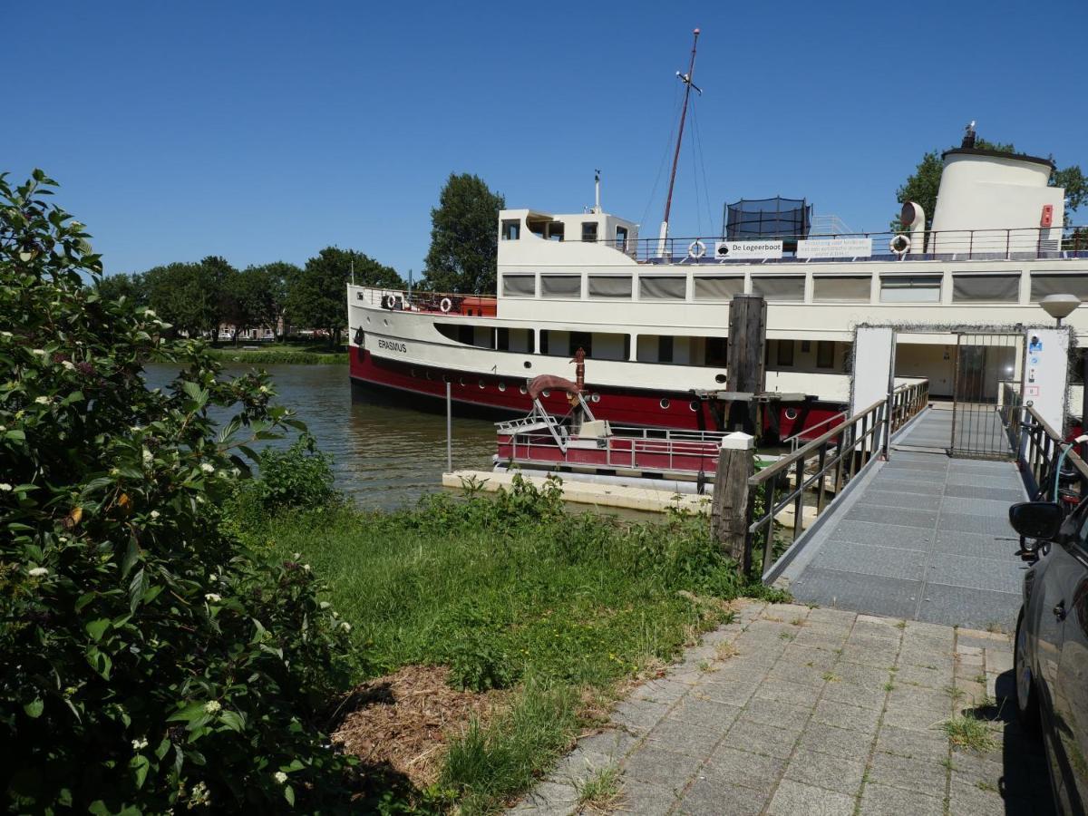 Bed and Breakfast De Logeerboot Дордрехт Экстерьер фото