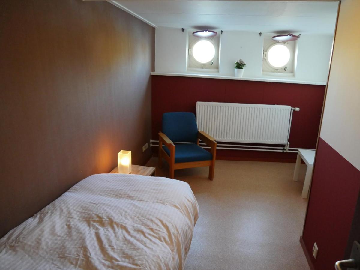 Bed and Breakfast De Logeerboot Дордрехт Экстерьер фото