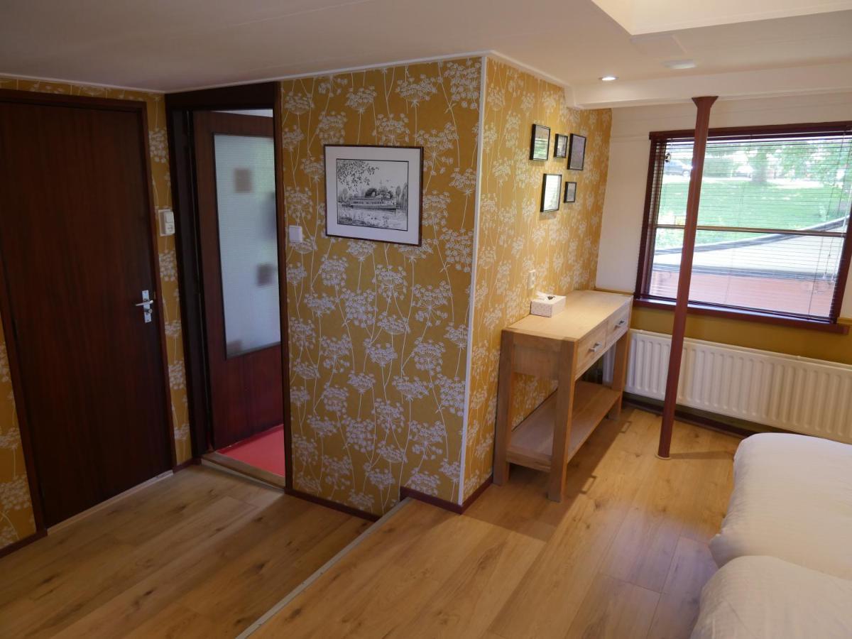 Bed and Breakfast De Logeerboot Дордрехт Экстерьер фото