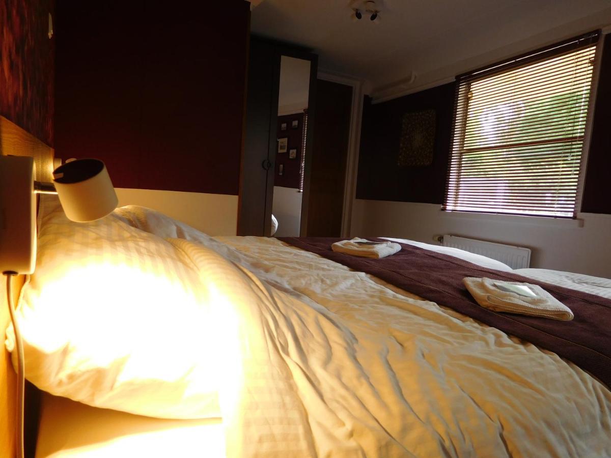 Bed and Breakfast De Logeerboot Дордрехт Экстерьер фото