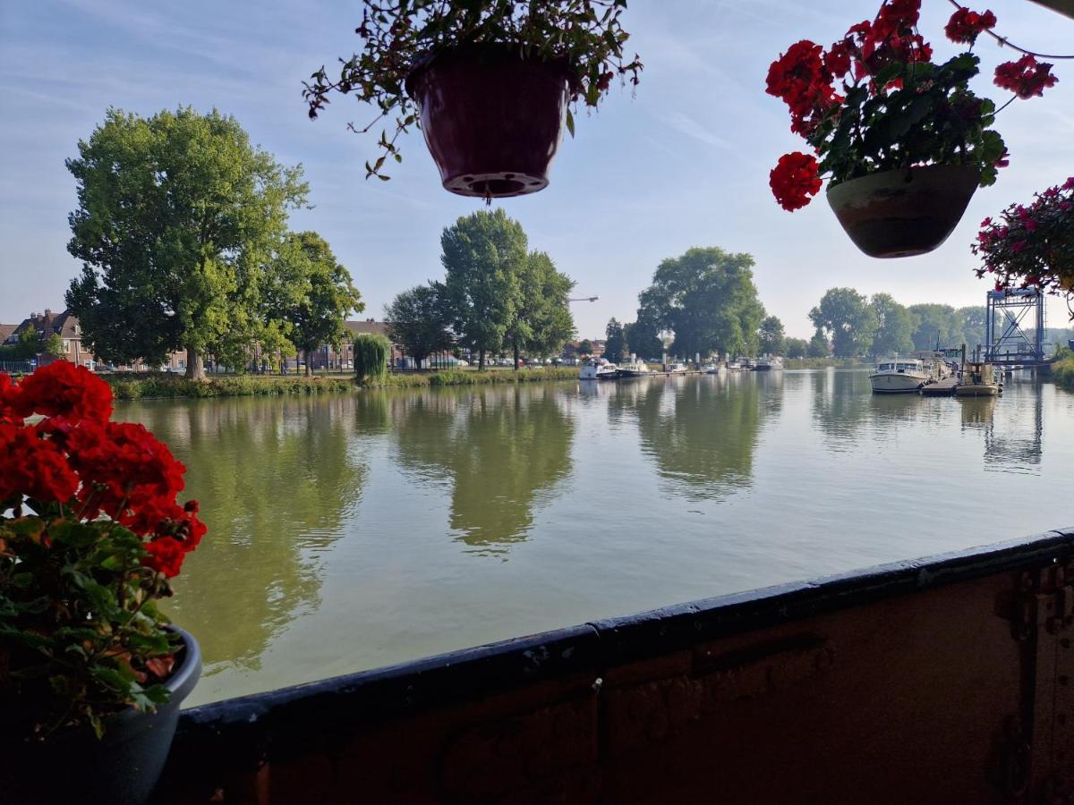 Bed and Breakfast De Logeerboot Дордрехт Экстерьер фото